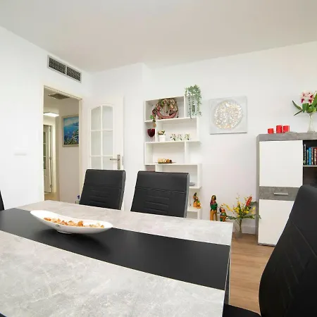 Apartment Apolo Xvi-2 By Interhome *